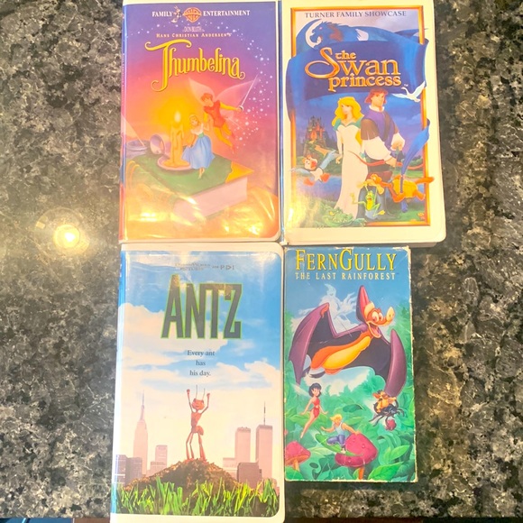 VHS children films :Fern Gully, Antz, Thumbelina - Picture 1 of 2